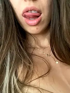 Live show preview for Virgin_Pussy_Horny