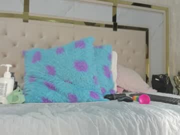 Live show preview for violeet_gray